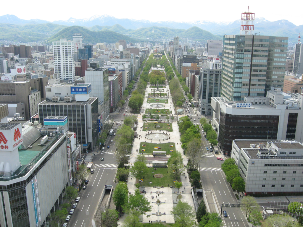 さっぽろテレビ塔の展望台から見た大通公園